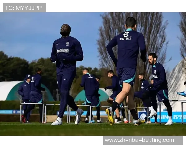 足球人墙规则解析及其在比赛中的重要性与应用技巧探讨 足球人墙规则解析及其在比赛中的重要性与应用技巧探讨